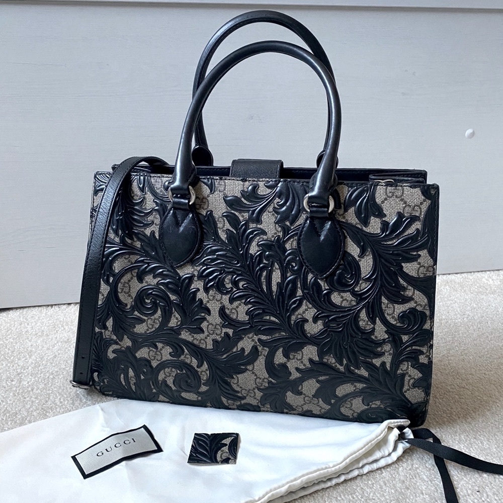 **AUTHENTIC GUCCI ARABESQUE HANDBAG**